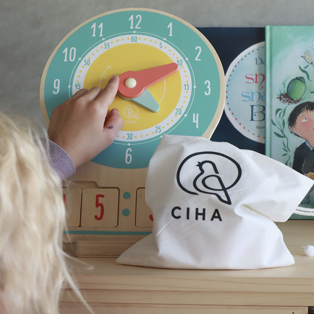 Learn time with this wooden clock - both analog and digital